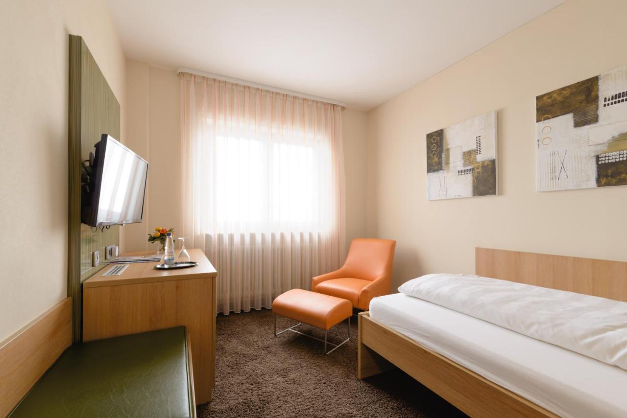 Danner'S Hotel Loewen Marschalkenzimmern エクステリア 写真