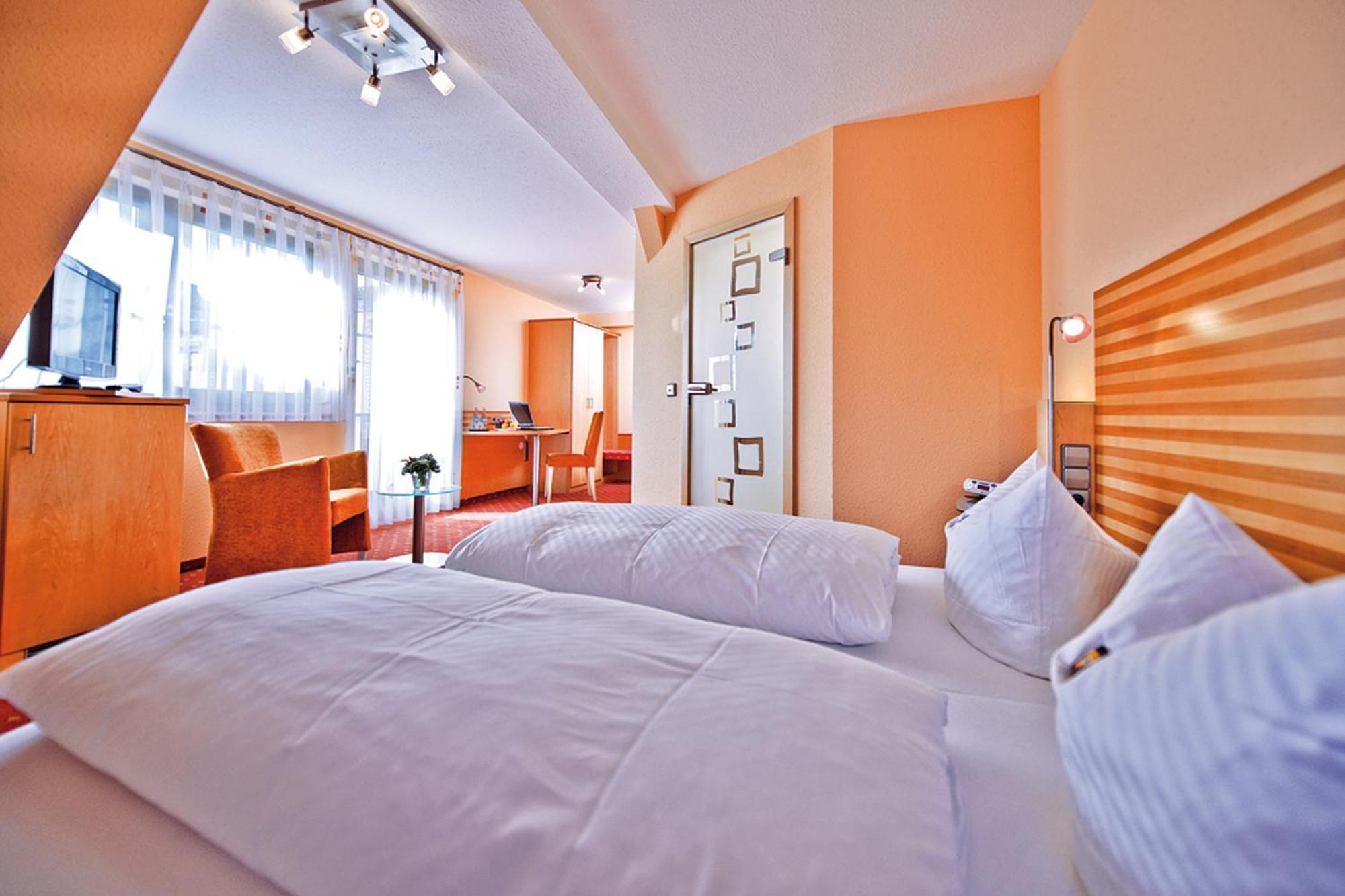 Danner'S Hotel Loewen Marschalkenzimmern エクステリア 写真